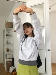 From Beginning - 프루티 자수절개맨투맨 (2color) - 코디북 프루티 자수절개맨투맨 (2color)