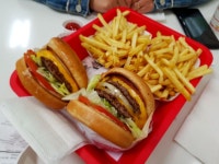 인앤아웃 버거 고든램지 피쉬앤칩스