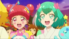 스타 트윙클 프리큐어사격 게임장에서 총을 쏘는 마도카