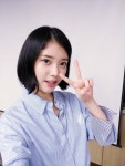 초등학교에 방문한 아이유