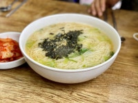 양 많고 맛있는 멸치국수와 떡만두국 | 음식 갤러리 | 루리웹 l RULIWEB 양 많고 맛있는 멸치국수와 떡만두국 | 음식 갤러리 | 루리웹