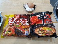 스푼에서 진짬뽕 + 신라면블랙 끓여먹어봤습니다. | 음식 갤러리 | 루리웹 l RULIWEB 스푼에서 진짬뽕 + 신라면블랙 끓여먹어봤습니다.... 