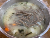 춘천 메밀밭에서 먹은 옹심이 칼국수 & 메밀왕만두~~~ | 음식 갤러리 춘천 메밀밭에서 먹은 옹심이 칼국수 & 메밀왕만두~~~ | 음식 갤러리 | 루리웹