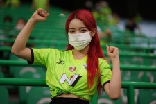 축구장 몇 년 안다녔지만