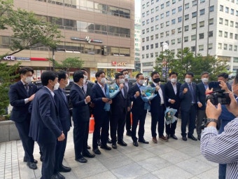 홍영표, 신동근, 김종민의원 필연캠프 환영사진 | 정치유머 게시판 홍영표, 신동근, 김종민의원 필연캠프 환영사진 | 정치유머 게시판 | 루리웹