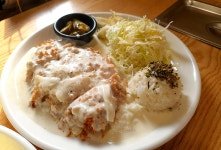 바삭하지 않지만 맛있는 돈까스집