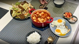 집에서 밥 해먹습니다 - 자작, 김치찌개/도토리묵 음식 갤러리 집에서 밥 해먹습니다 - 자작, 김치찌개/도토리묵 음식 갤러리 루리웹