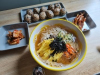 주말 점심은 잔치국수를 했습니다