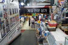이젠 추억속으로 사라지는 용산 나진상가 게임매장 두꺼비 매장