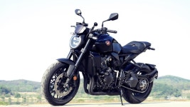 여주 남한강변에서 CB1000R
