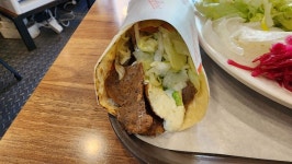 케밥은 송탄보다 이태원이 더 맛있습니다