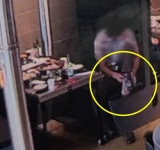 식당서 발에 소주 붓더니 벅벅사장이 나무라자 XX 팍팍하네 영상