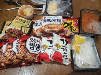 한국마트에 짜장밥 짬뽕