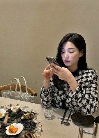 '최민환과 이혼' 율희, 애셋맘 맞아?…여전한 미모 '뿜뿜' 근황 | 종합 정보 게시판 '최민환과 이혼' 율희, 애셋맘 맞아?…여전한 미모 '뿜뿜' 근황...