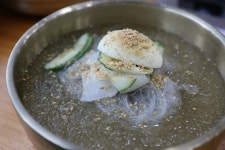냉면 면 얇은거 좋아함
