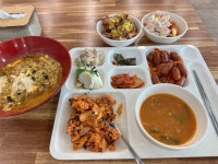 동네 8000원짜리 한식뷔페집