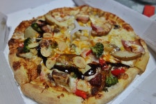 도미노 피자 갈릭 스테이크 반 포테이토 반교촌 허니 콤보