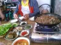 꿀벌 머리띠 쓰고 밥 같이 먹는 김광규씨gif