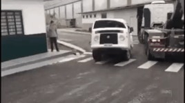조용해진 자동차gif