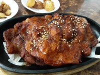 미국 시골의 두 한국 식당 같은 메뉴 비교