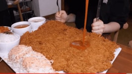 뭐 얼마나 크길래 대왕 돈까스냐gif