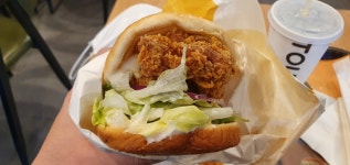 맘스터치에서 싱글통다리세트를 먹어봤습니다