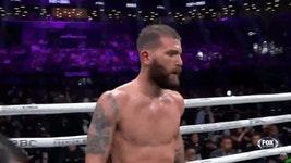 KO로 상대를 끝내버리고 도발하는 복싱선수gif