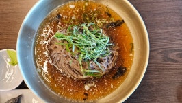 철원 드르니국수 고추냉이잎국수 현무암만두