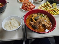 직장에서 해먹는 3천원 점심 감자탕