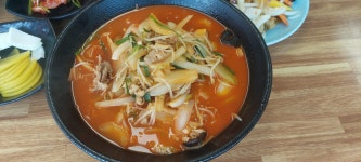 공단 아재들을 달래주는 백살 먹은 짬뽕