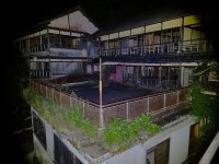 일본 심야의 폐여관