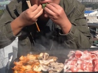 밥먹자 인생은 먹는게 남는거고 최고 행복임