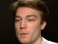 PC를 지지하는 백인 남성