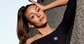 Michelle Keegan gets fans hot and bothered in red hot gym-gear pics - Daily Star Michelle Keegan gets fans hot and bothered in... 