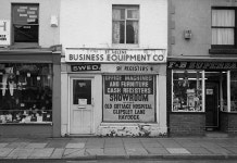 Merseyside life in the 1980s captured in fascinating pictures - Liverpool Echo Merseyside life in the 1980s captured in... 