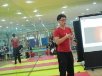 29세 운동남이 운동센터를 열었습니다 D