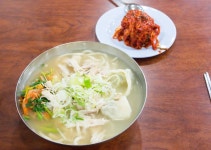 8000 여의도에서 닭칼국수