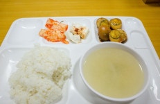 용인의 어느 골프장 구내식당 아침과 한솥 치킨제육