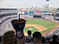 뉴욕 양키스태디움 여기가 치킨맛집