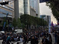 교대역 -> 서초역 무대 앞 사진 | 정치유머 게시판 교대역 -> 서초역 무대 앞 사진 | 정치유머 게시판 | 루리웹