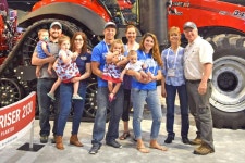 누가 요즘도 맨손으로 농사짓니