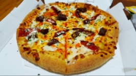 도미노피자 신상 30치즈&뉴욕스트립스테이크 피자 먹어봤습니다 | 3040 유저모임 | 루리웹