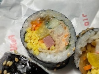 3,000원에 구입한 , 속이 꽉찬 참치김밥 ^~^ | 음식 갤러리 | 루리웹 l RULIWEB 3,000원에 구입한 , 속이 꽉찬 참치김밥 ^~^ | 음식 갤러리... 
