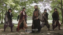 용사 일행을 해치우려는 도적들