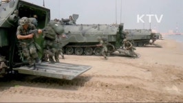 정비 반장: 어떤 새끼가 승무원 지시없이 멋대로 내려가는거야? | 유머 게시판 정비 반장: 어떤 새끼가 승무원 지시없이 멋대로 내려가는거야?... 