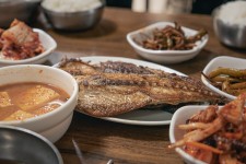 자갈치 시장 밥집 갔다가 사육 당할 뻔 함