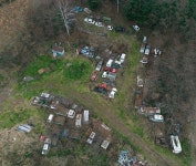 일본 시골 산속에 버려진 폐차들