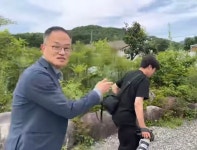 평산책방 찾아간 박주민