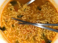 아침부터 틈새라면 먹는 중 | 유머 게시판 아침부터 틈새라면 먹는 중 | 유머 게시판 | 루리웹