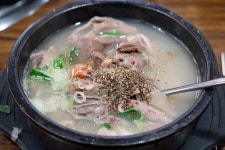 깔끔하게 떨어지는 순대국